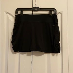Black side cinched tennis skirt